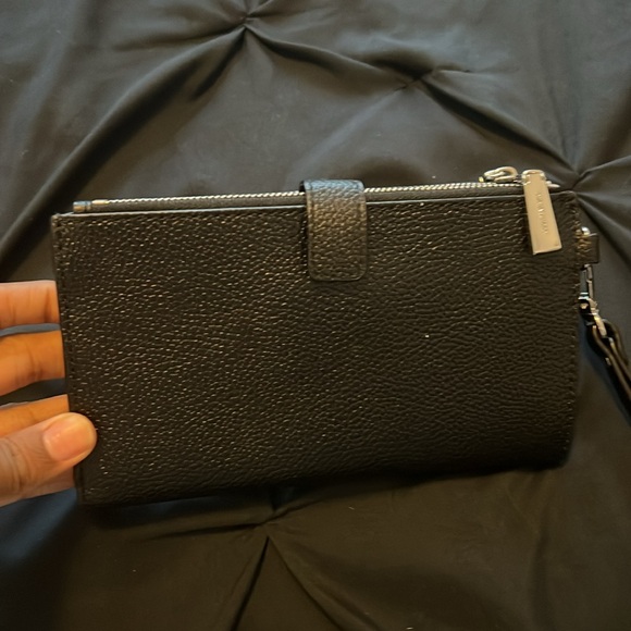 Brand New Black Michael Kors Wristlet - Picture 2 of 10
